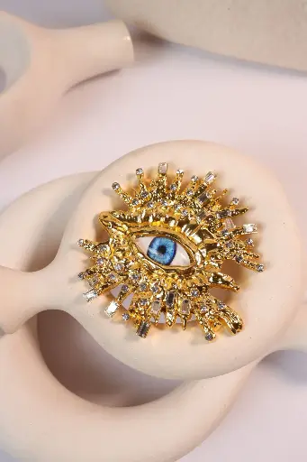 Shiny eye